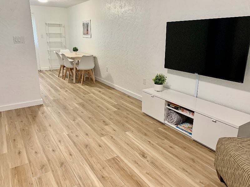 Living room - view from front door