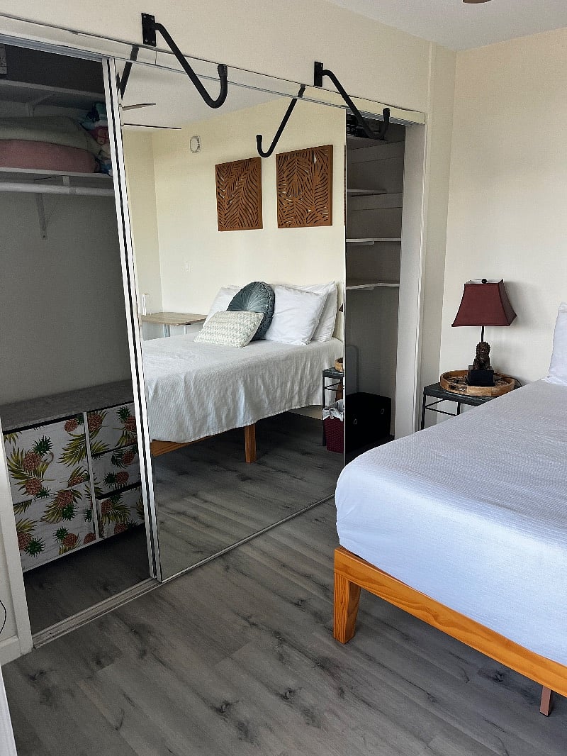 Guest room with double bed and desk.