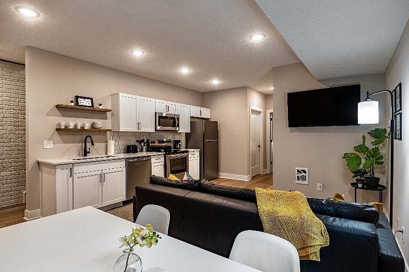 Furnished Finder property 416552_2 photo 3