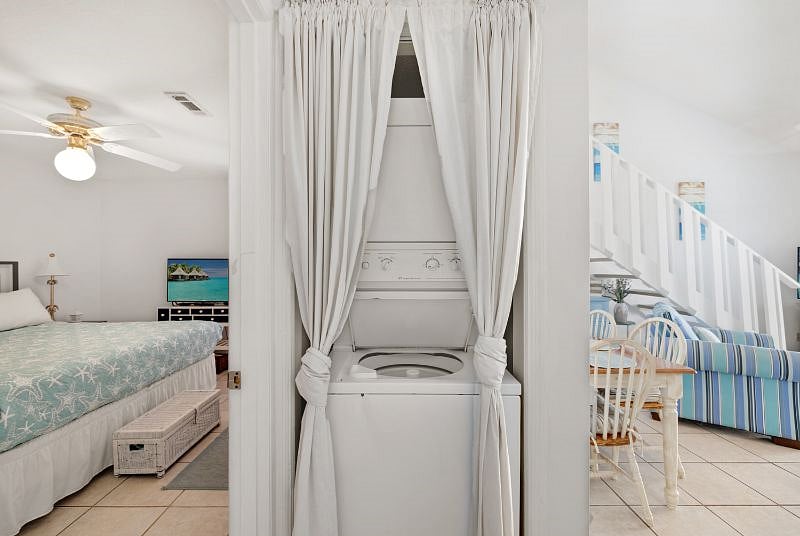 Washer & Dryer in Unit
