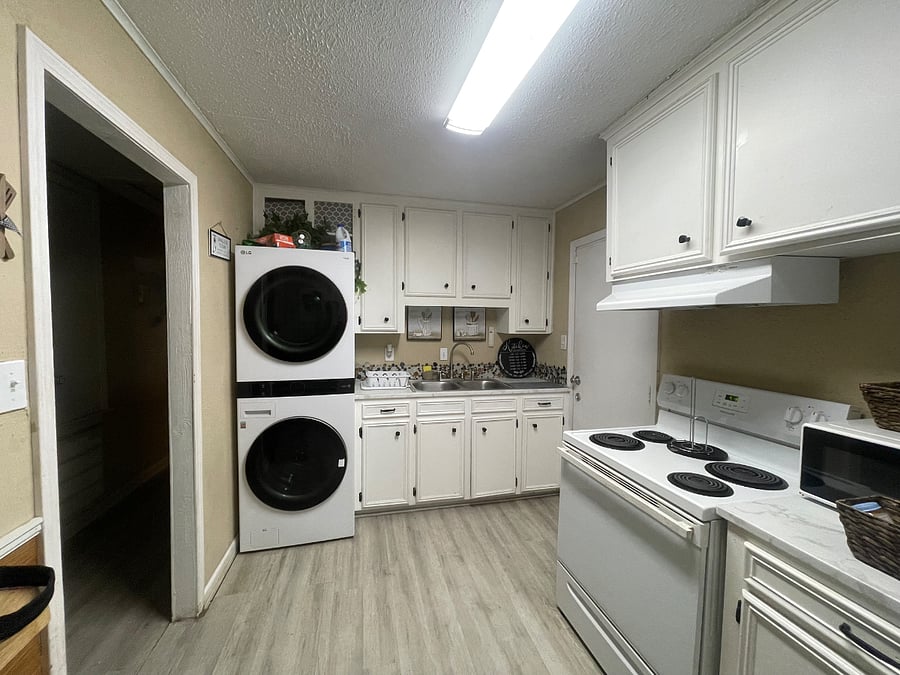 Furnished Finder property 416738_1 photo 32