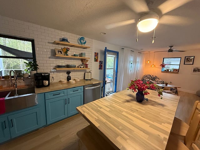 Furnished Finder property 416922_1 photo 13