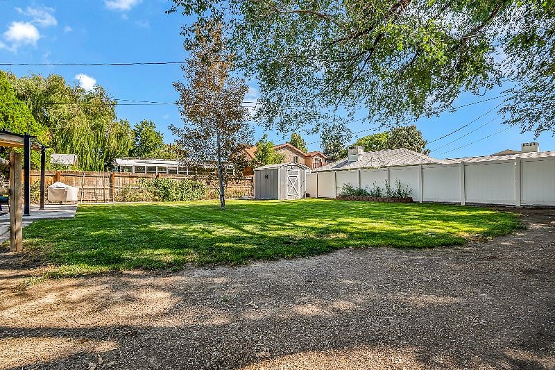 Furnished Finder property 416981_1 photo 25
