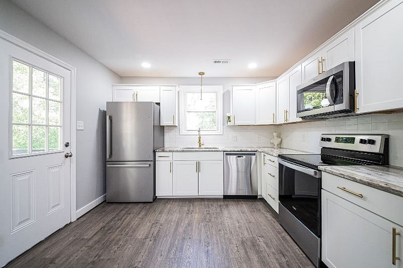 Furnished Finder property 417021_1 photo 7