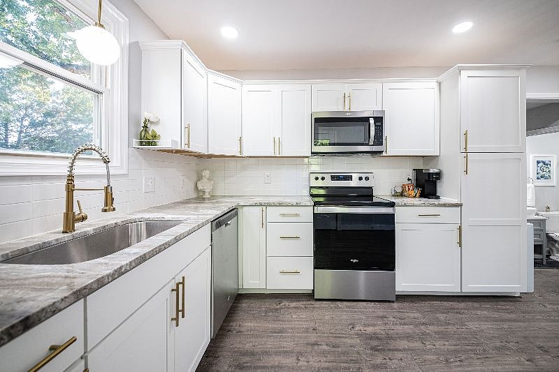 Furnished Finder property 417021_1 photo 15