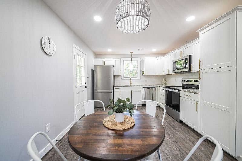 Furnished Finder property 417021_1 photo 22