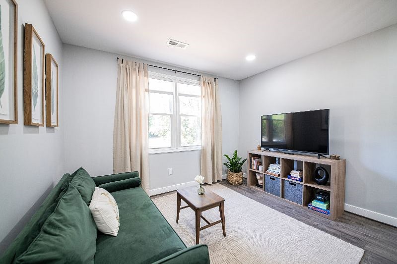 Furnished Finder property 417021_1 photo 30