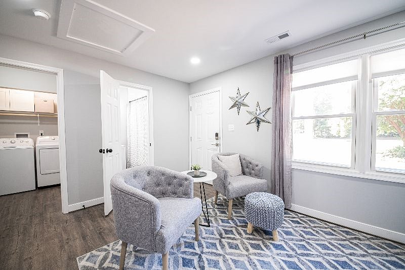 Furnished Finder property 417021_1 photo 34