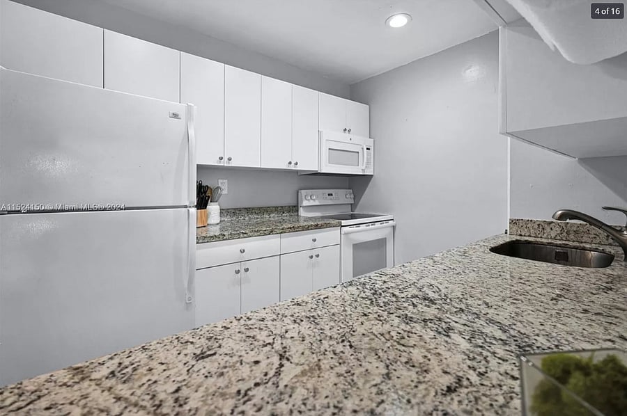 Furnished Finder property 417023_1 photo 20