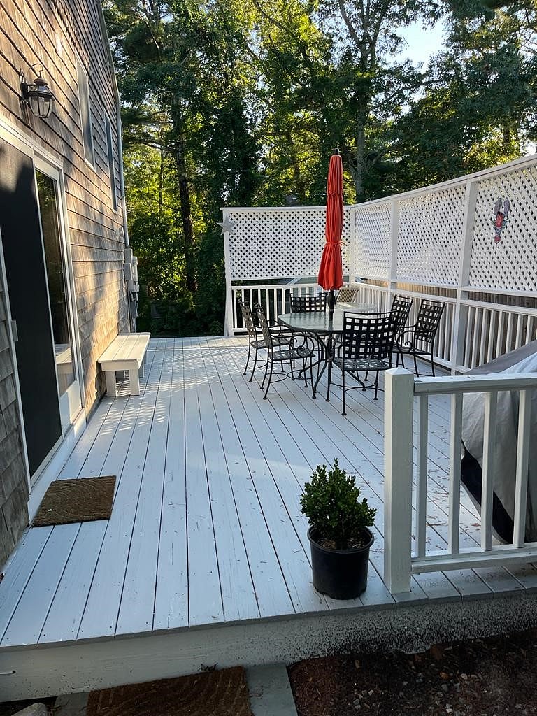 Private deck for tenant to use