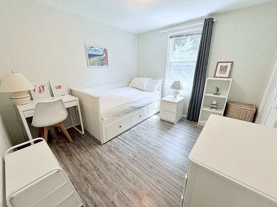 Office or guest room with twin bed and desk