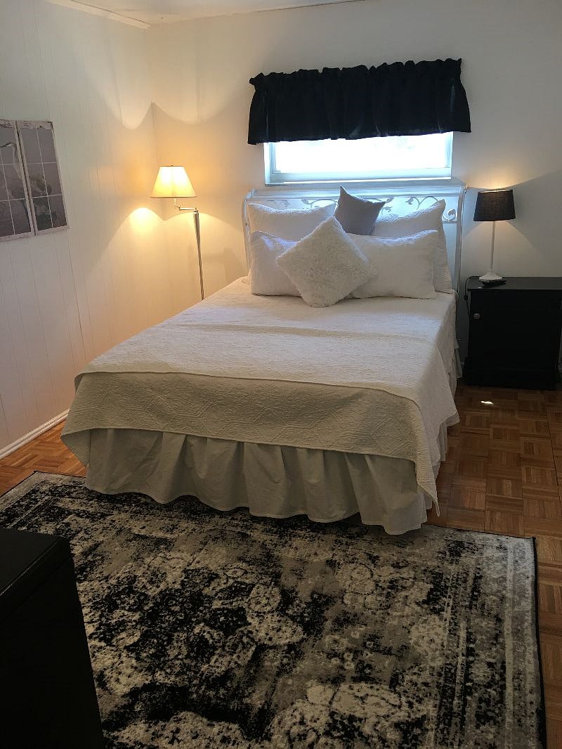 Bedroom-Orthopedic Queen