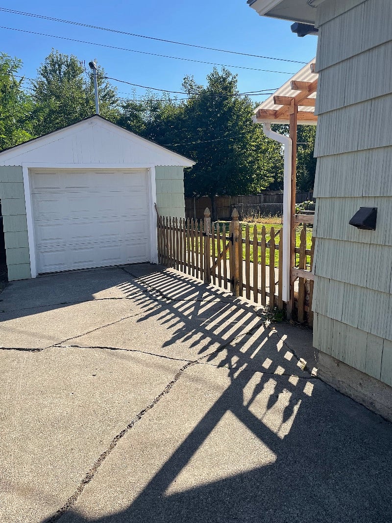 Furnished Finder property 417225_1 photo 18