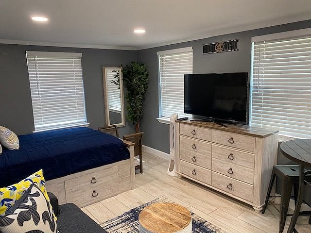 Furnished Finder property 417260_1 photo 3