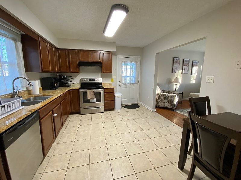 Furnished Finder property 417299_1 photo 11