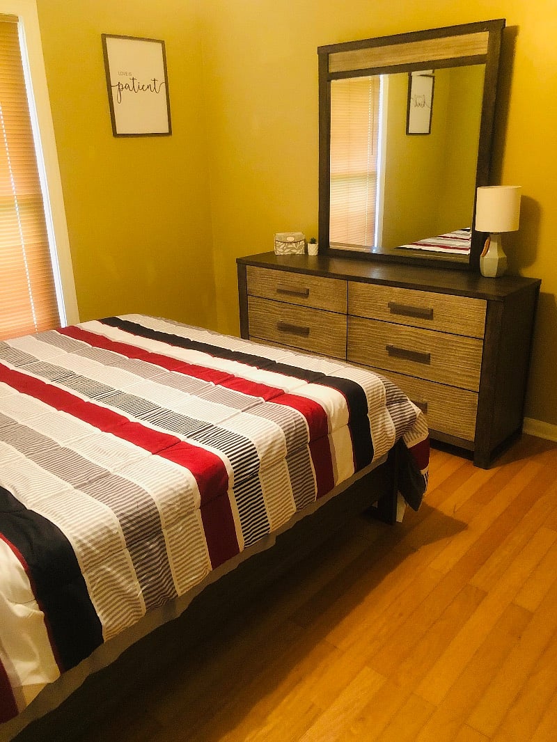 2nd bedroom