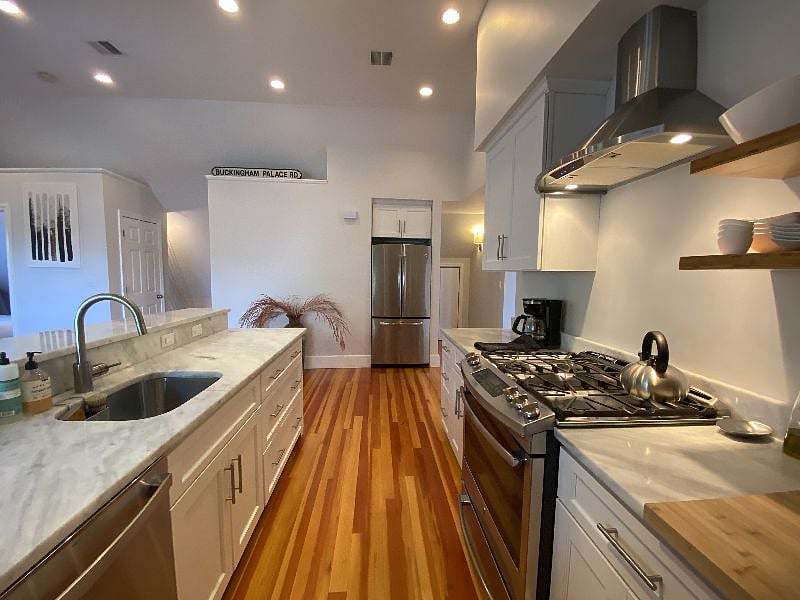 Furnished Finder property 417562_3 photo 6