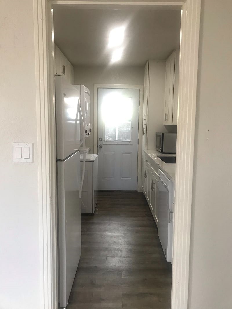 Furnished Finder property 417659_2 photo 5