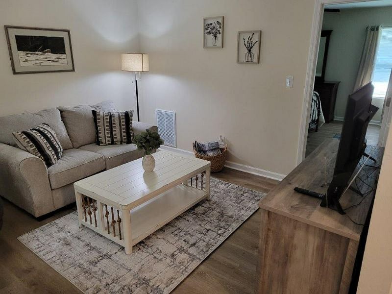 Furnished Finder property 417912_1 photo 3