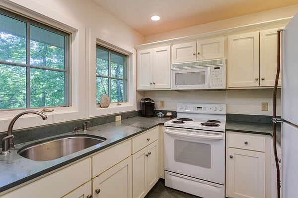 Furnished Finder property 417957_1 photo 7