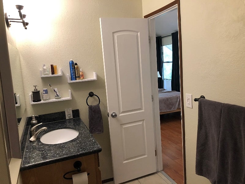 Upstairs has bathtub