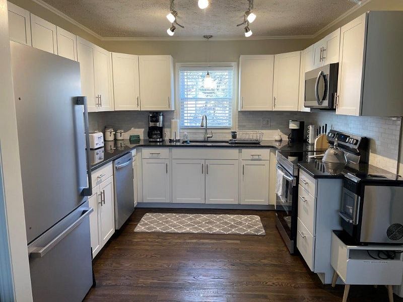 Furnished Finder property 418042_1 photo 13