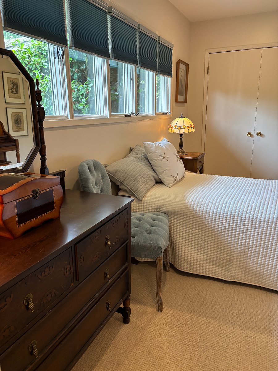 bedroom with ensuite bath, two twins or king possible