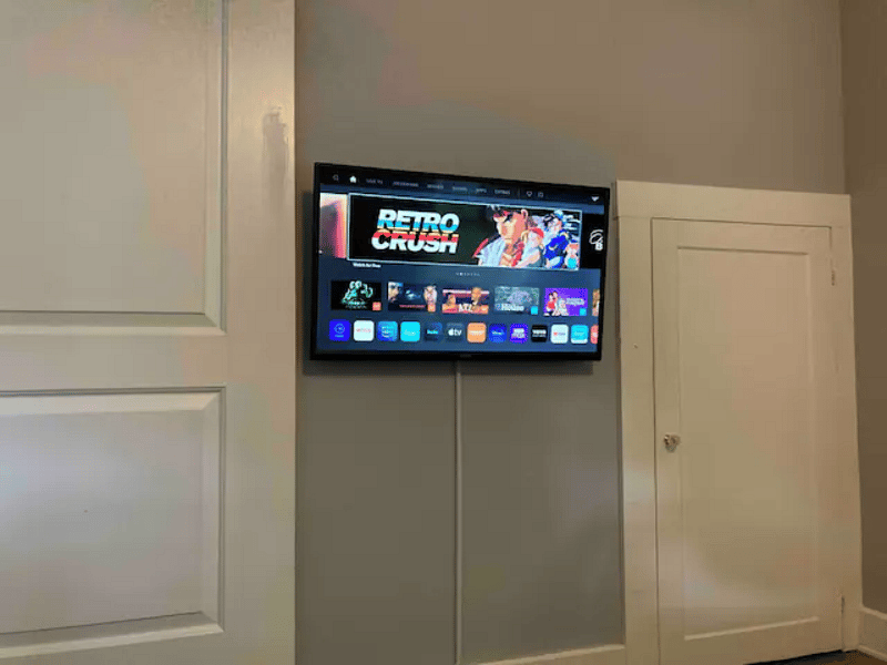 Multi use smart TV