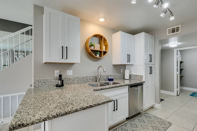 Furnished Finder property 418093_1 photo 20