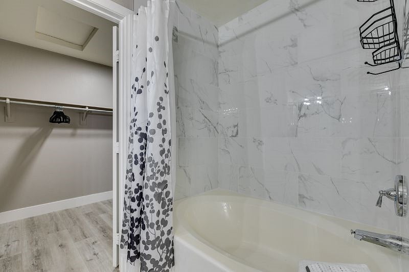Furnished Finder property 418093_1 photo 28