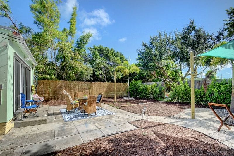 Furnished Finder property 418100_1 photo 23