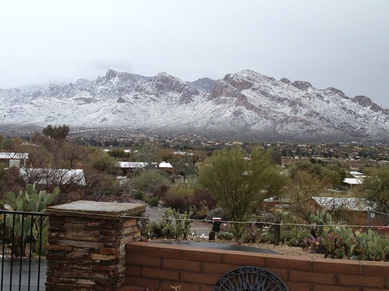 Yes, we can get light snow here in Tucson!
