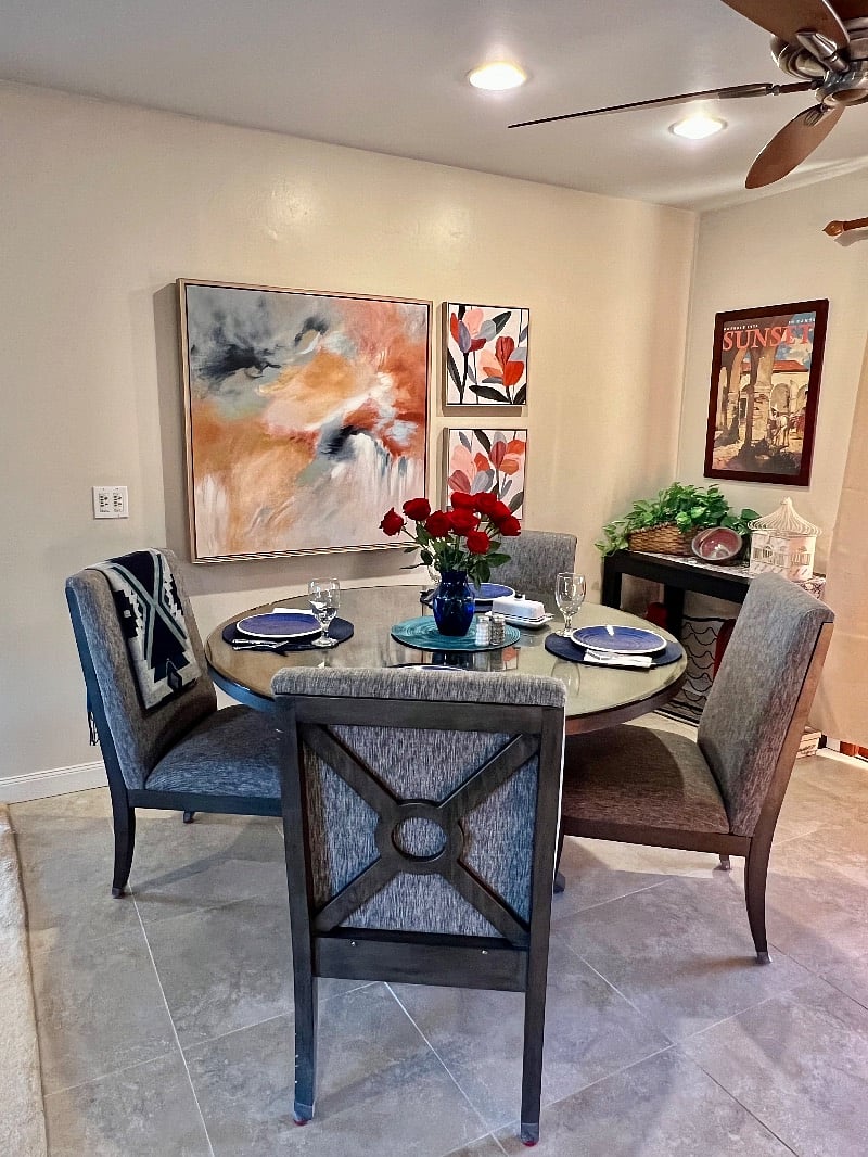 Kitchen dining area