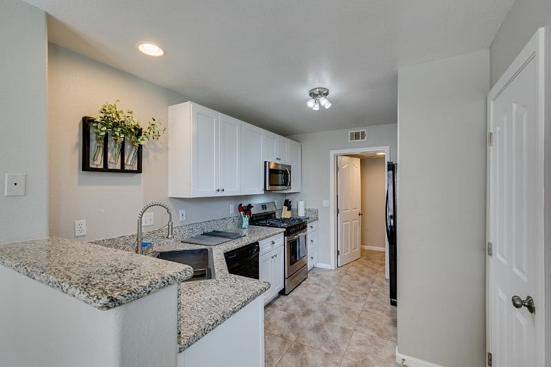 Furnished Finder property 418135_1 photo 20