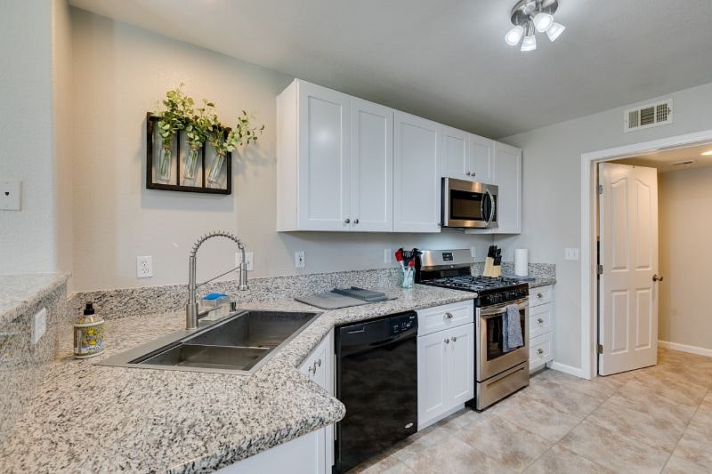 Furnished Finder property 418135_1 photo 21