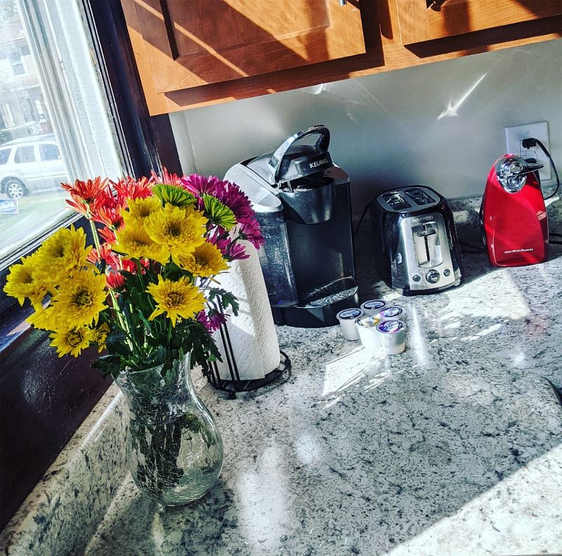 Keurig and toaster are available