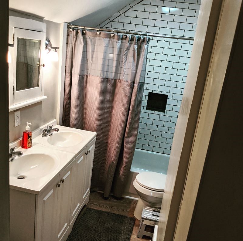 Remodeled upstairs bathroom