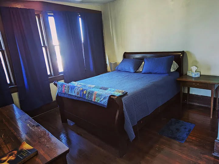Leonardo Room $875 monthly