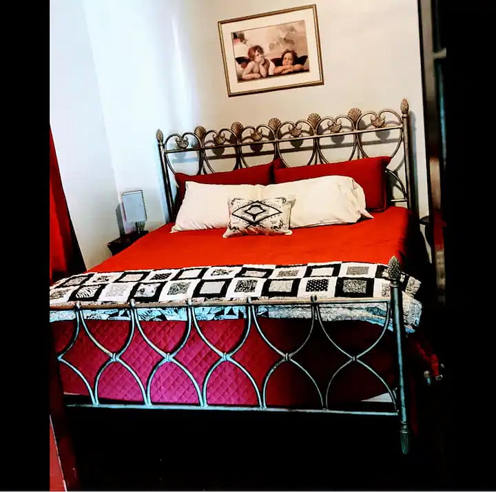 Raphael King Room $900 monthly