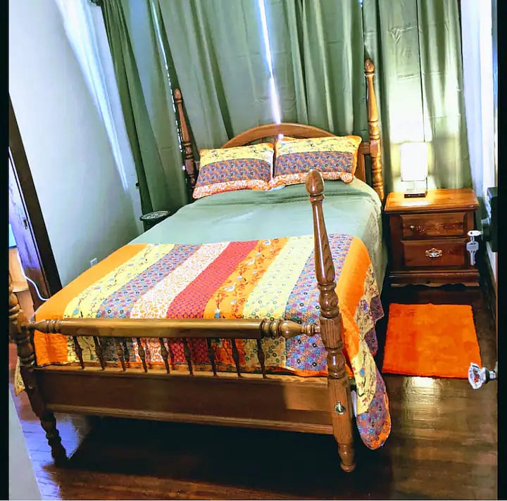 Michelangelo Room $850 monthly