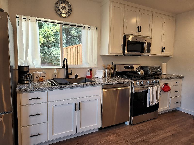 Furnished Finder property 418225_1 photo 12