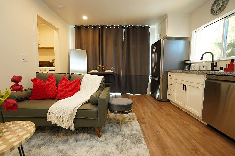 Furnished Finder property 418225_1 photo 4