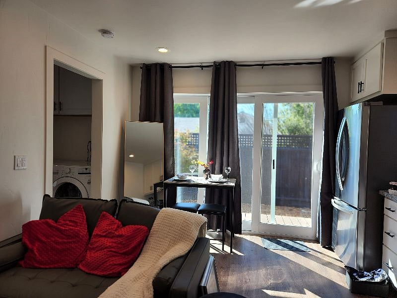Furnished Finder property 418225_1 photo 17