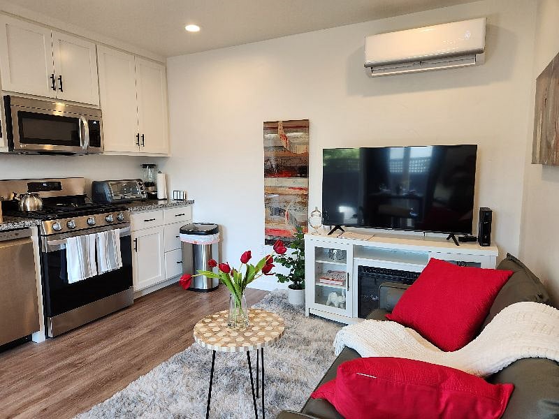Furnished Finder property 418225_1 photo 13