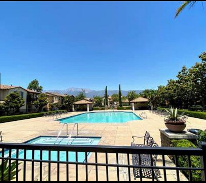 Furnished Finder property 418302_1 photo 3