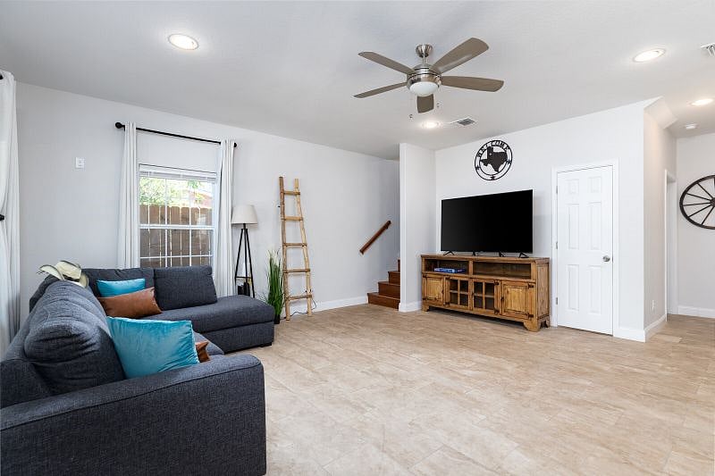 Furnished Finder property 418358_1 photo 5