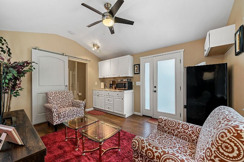 Furnished Finder property 418434_1 photo 3