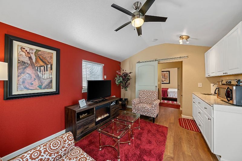 Furnished Finder property 418434_1 photo 6