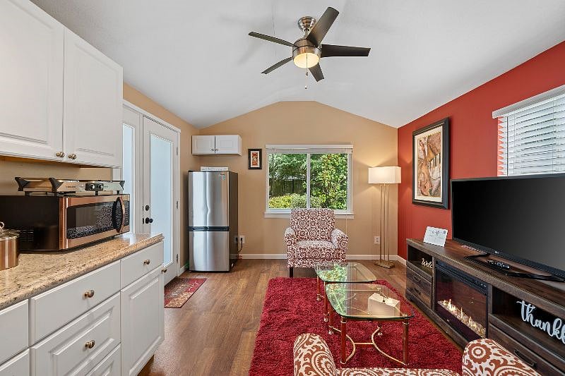 Furnished Finder property 418434_1 photo 5