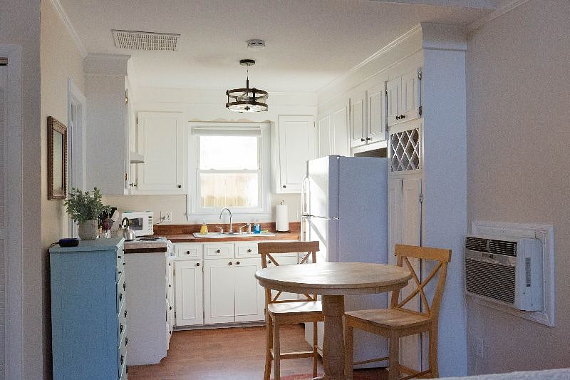 Dining/work area and full kitchen